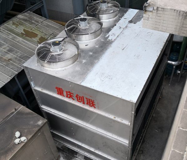 方形復(fù)合流不銹鋼閉式冷卻塔案例